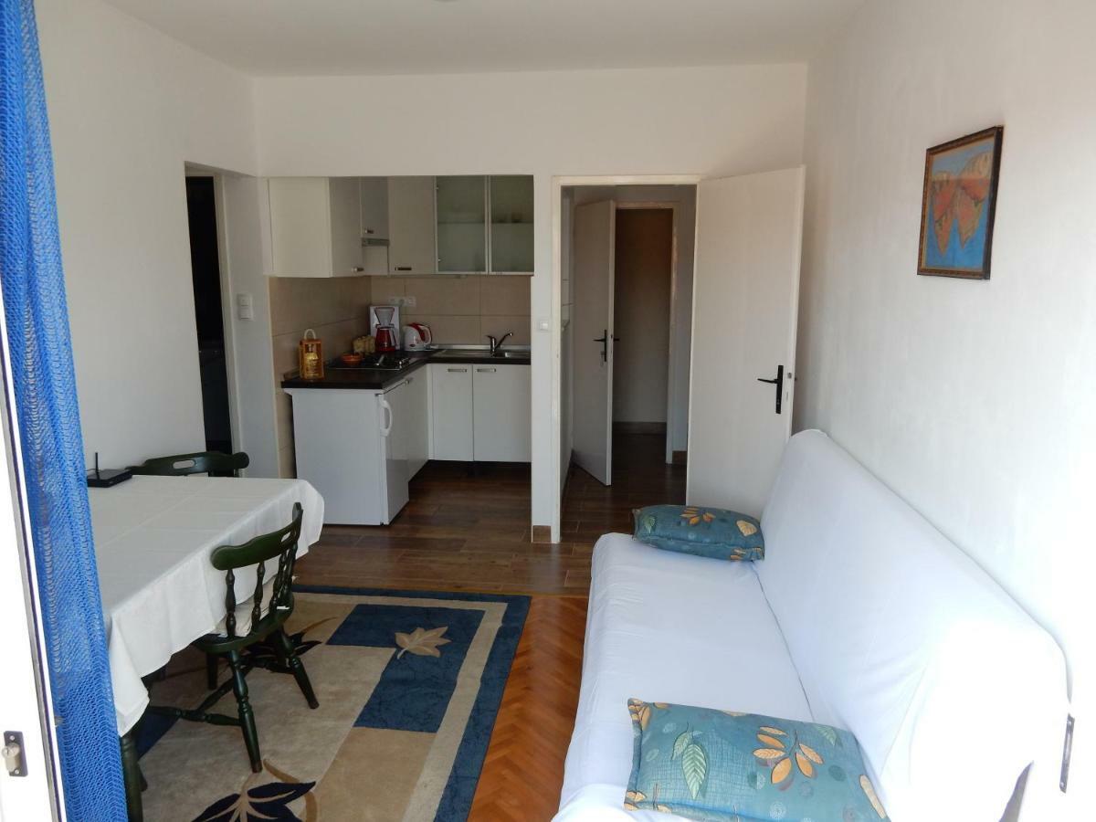 Apartments Indira Ловіште Екстер'єр фото